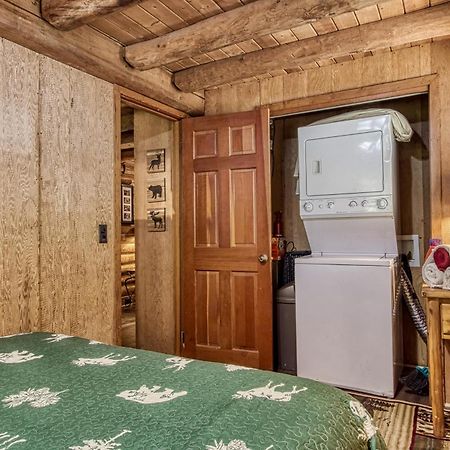 Very Private, Real Log Cabin With Hot Tub! Сивиървил Екстериор снимка