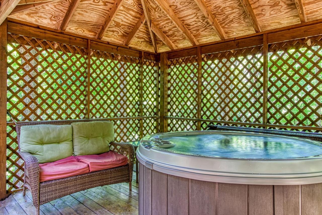 Very Private, Real Log Cabin With Hot Tub! Сивиървил Екстериор снимка