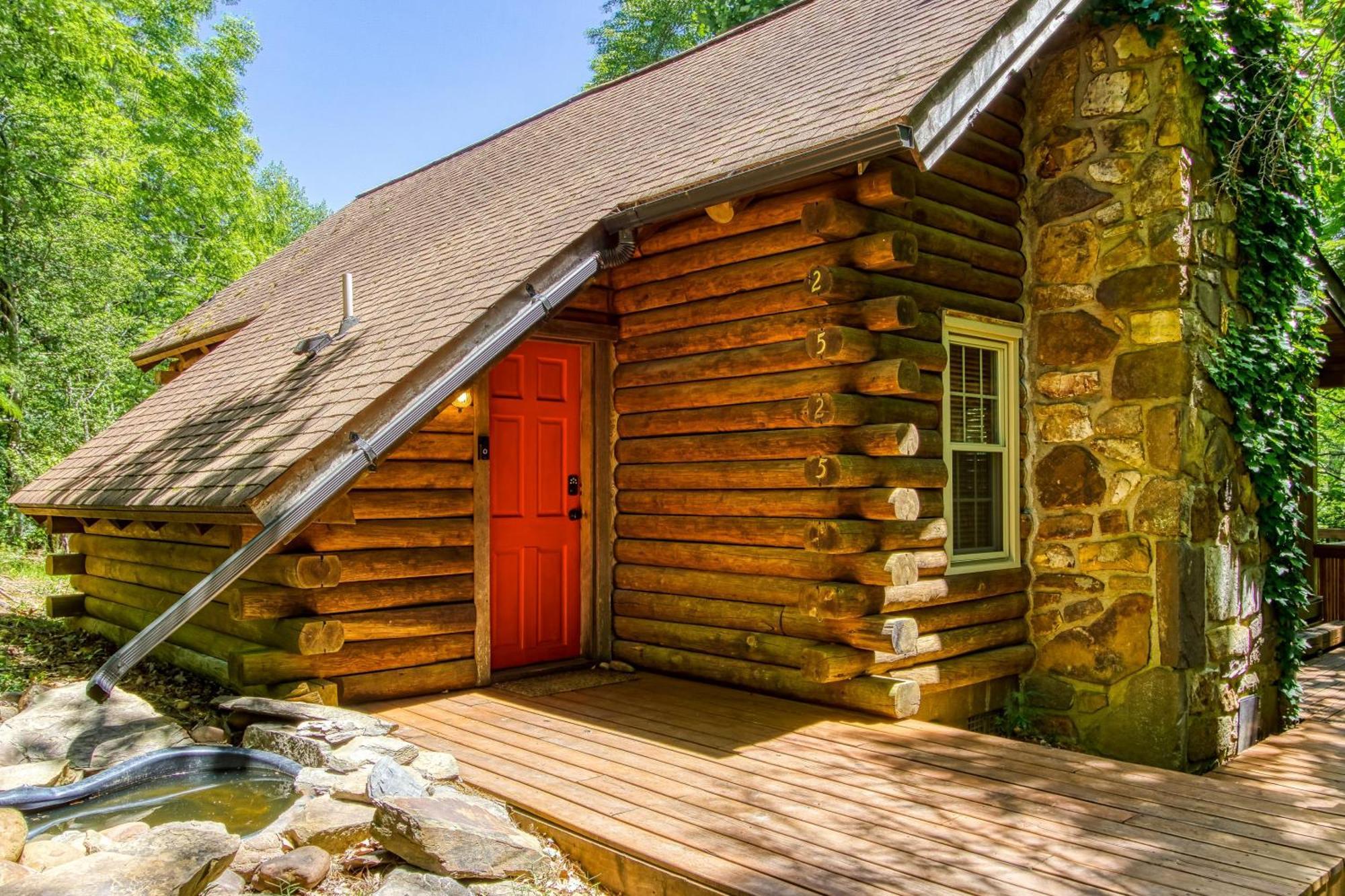 Very Private, Real Log Cabin With Hot Tub! Сивиървил Екстериор снимка