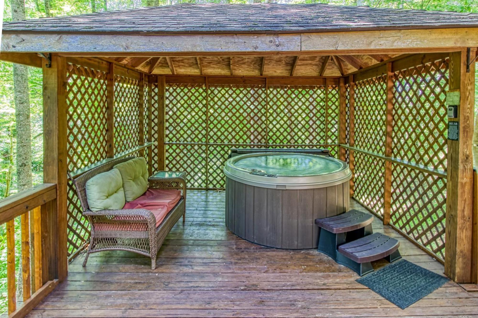 Very Private, Real Log Cabin With Hot Tub! Сивиървил Екстериор снимка