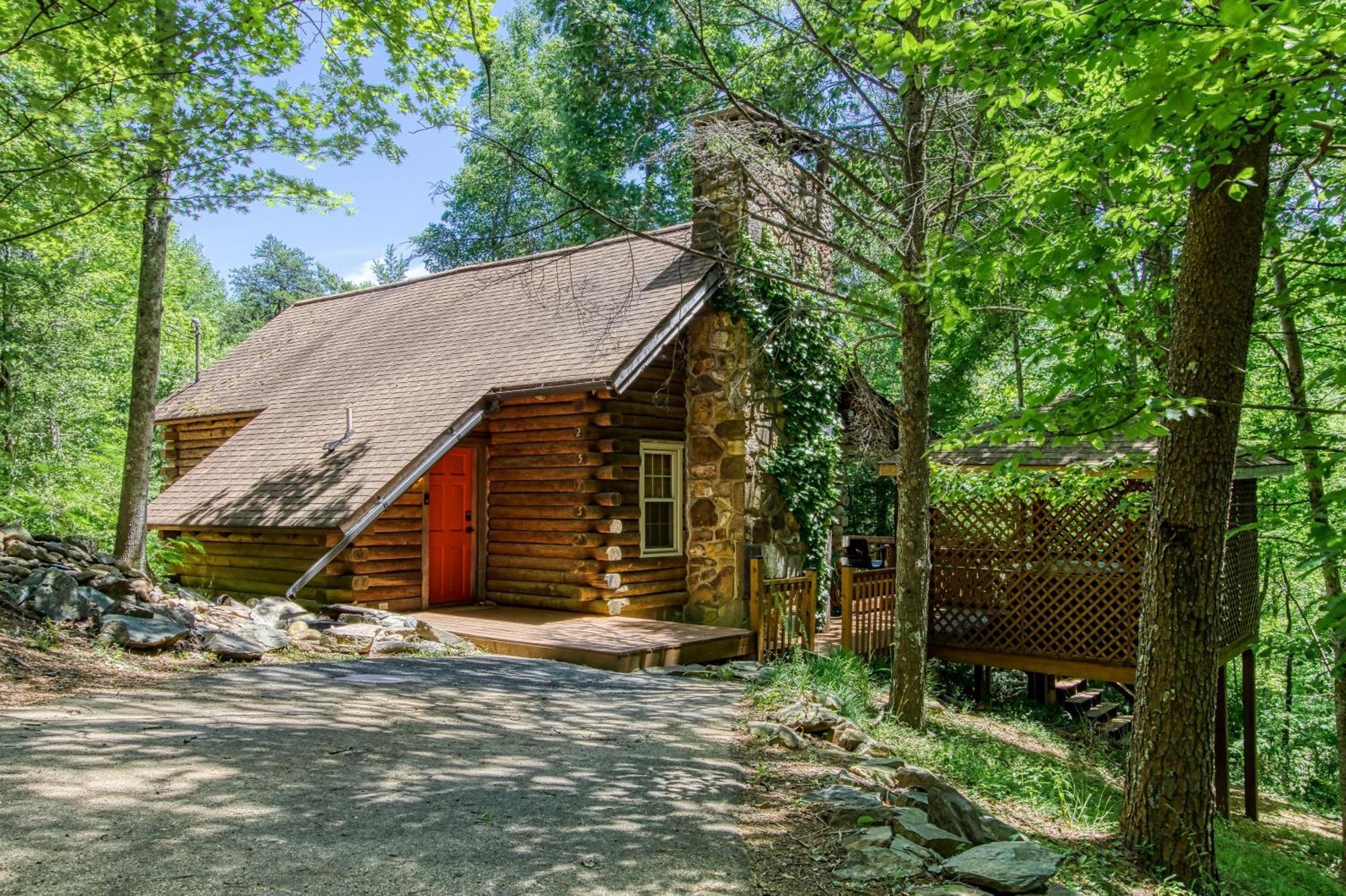 Very Private, Real Log Cabin With Hot Tub! Сивиървил Екстериор снимка